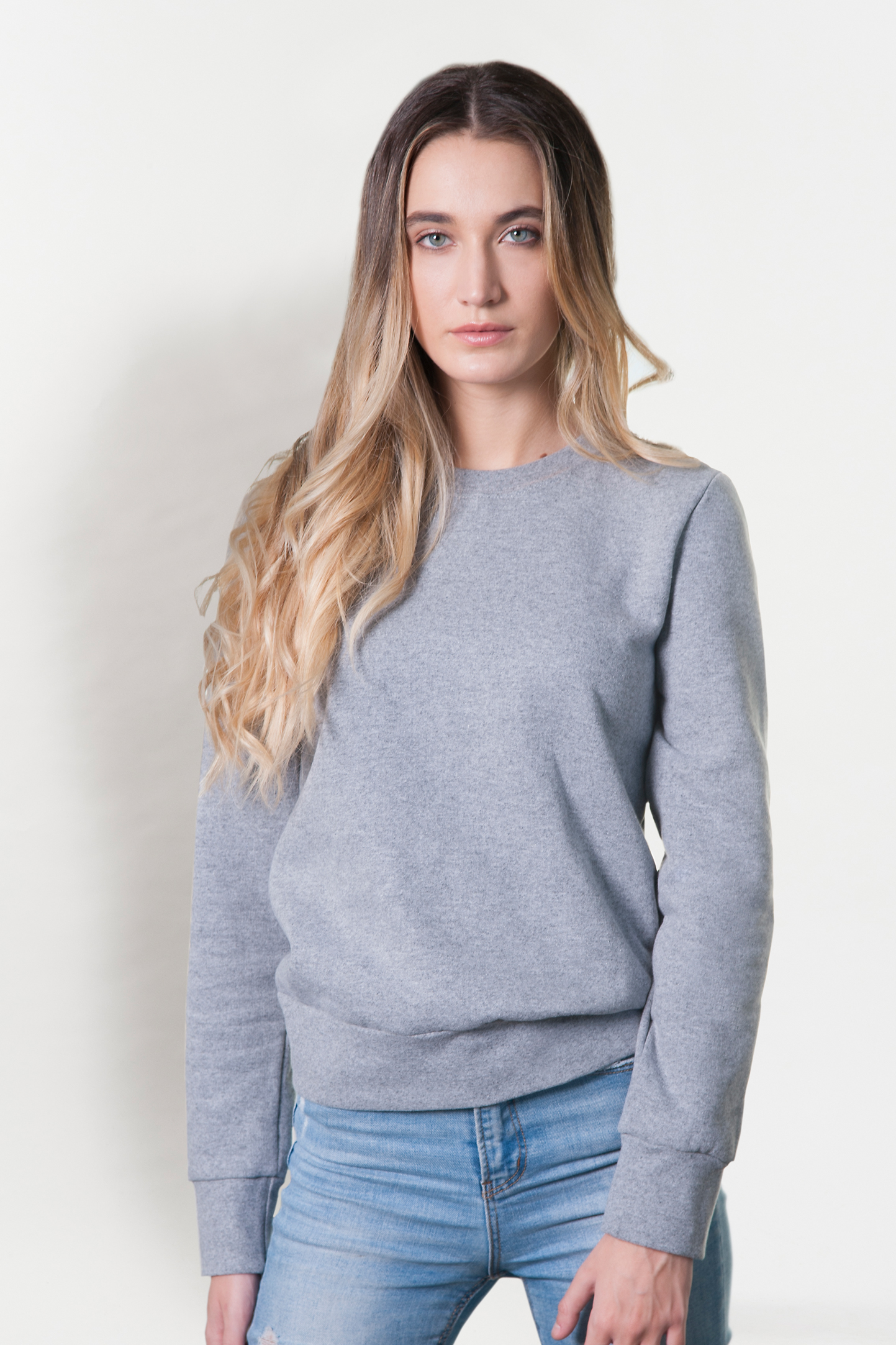 Moletom feminino com gola redonda