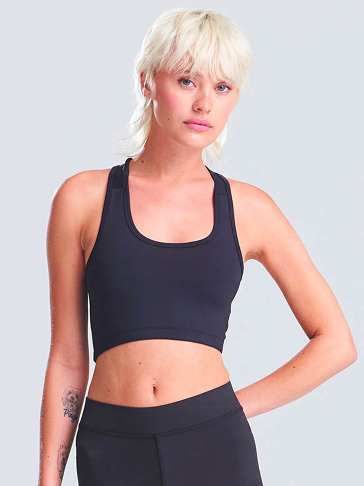 Top cropped esportivo feminino