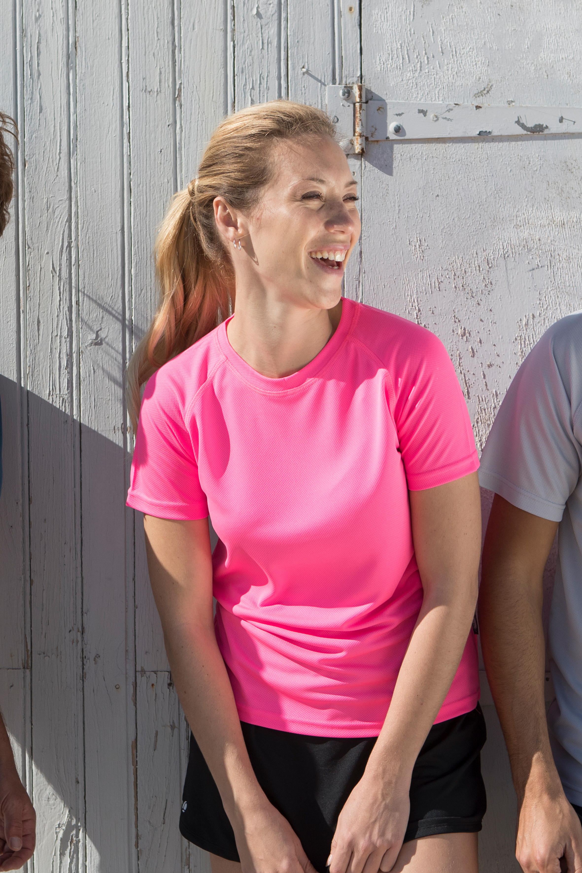 Camiseta esportiva feminina Firstee de manga curta e gola redonda