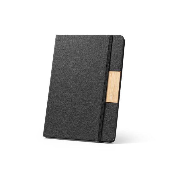 MÁRQUEZ. Caderno A5 com capa dura feita de tecido PET 100% reciclado e páginas pautadas de papel reciclado. - 103 - Preto