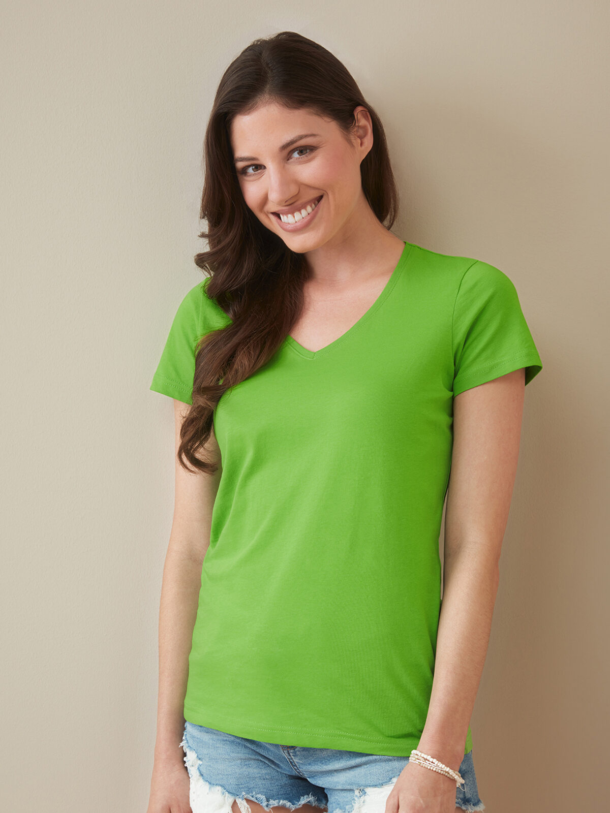 Camiseta feminina clássica com decote em V