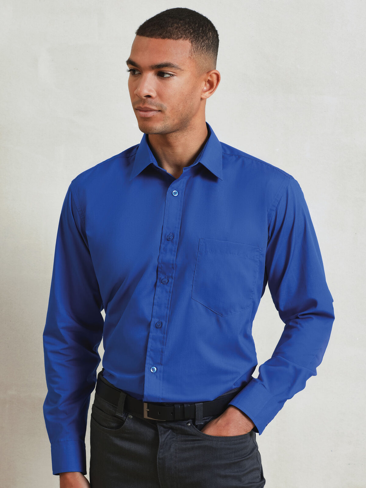 Camisa masculina de manga comprida em popeline
